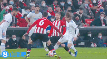 35岁克莱想家了！第900场里程悲，6个三分赢不了！后悔离开库里吗