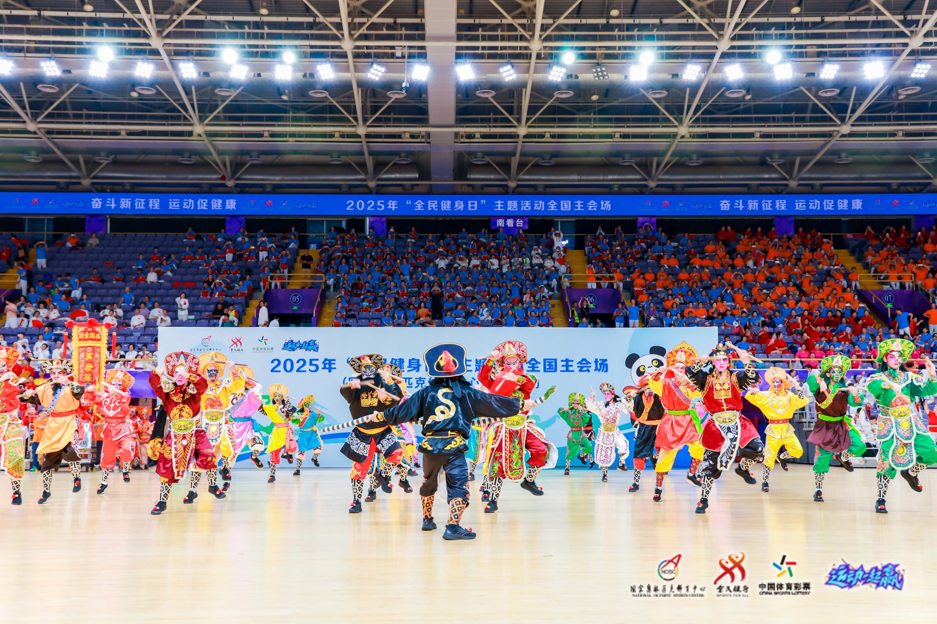 坦帕湾光芒凭借极低薪资与极致数据战术，连年闯入季后赛，被称为“小市场奇迹”